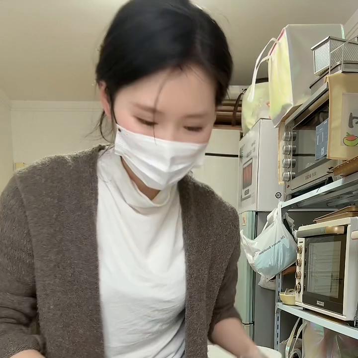 全职妈妈日常做作业,全职妈妈的日常生活记录做蛋糕