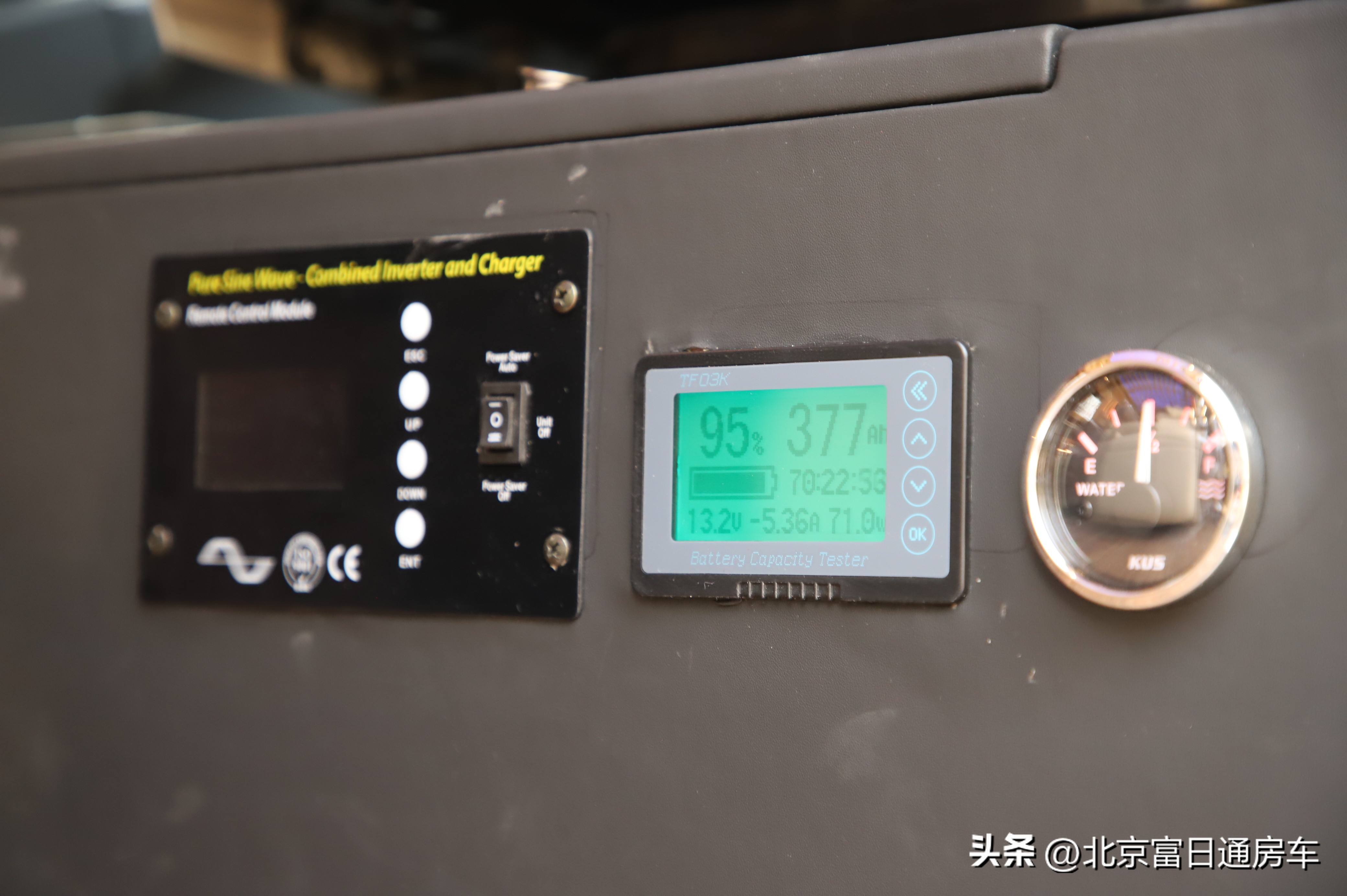 自带全封闭帐篷越野房车,模块化露营房车车长4米重500