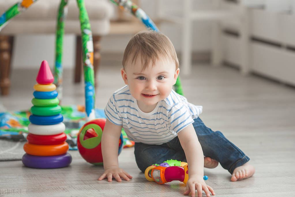 小孩子总是用手抠牙齿,怎么才能戒掉抠手指的习惯