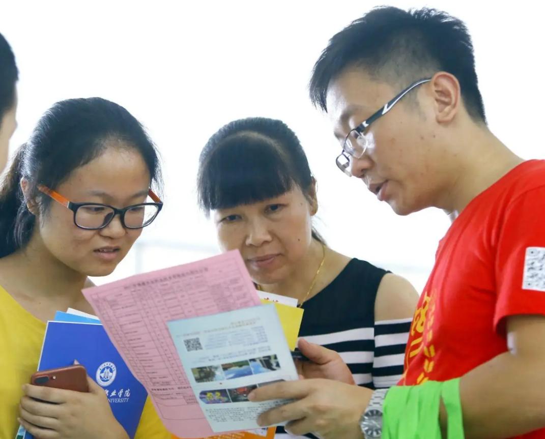 专科专业就业前景好的专业学校,全国各地高等专科学校的王牌专业