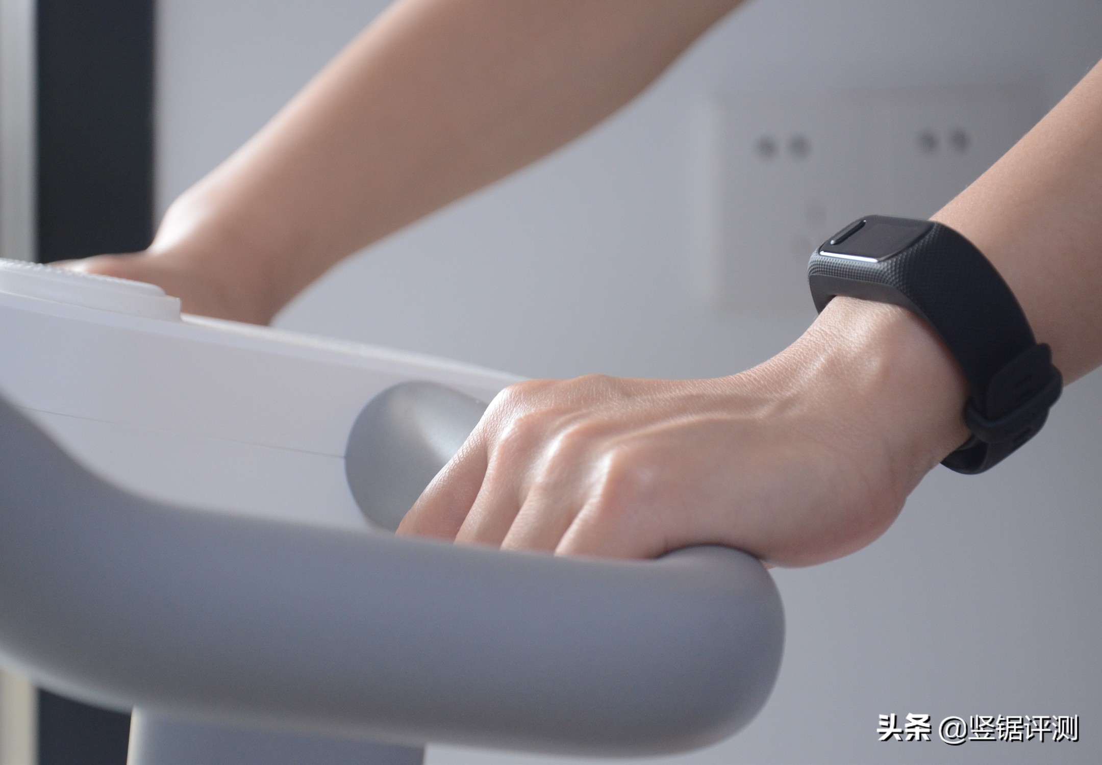 佳明手环4和5哪款好,garmin佳明vivosmart运动手环