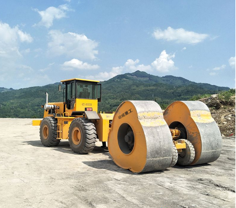 冲击碾压施工中冲击波的传递行程，三角碾的压实遍数