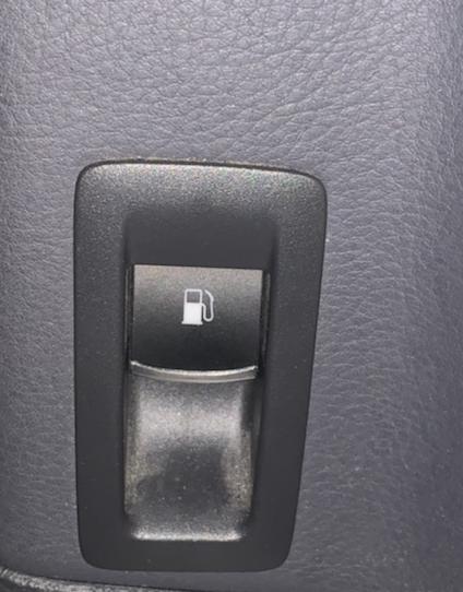 油箱盖打不开怎么办呀,油箱盖打不开怎么办摩托车