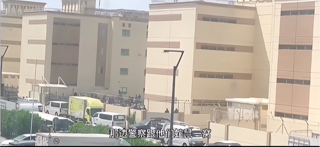 迪拜街头捡没人要的豪车,迪拜遍地废弃豪车随便捡吗