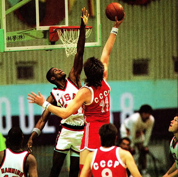 nba2konline2萨博尼斯和姚明,姚明生涯最强一战nba