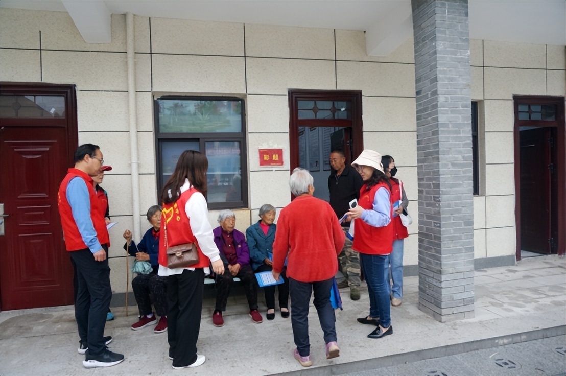 【文明单位】巩义市教师发展中心赴涉村西沟开展“四送一助力”帮创活动