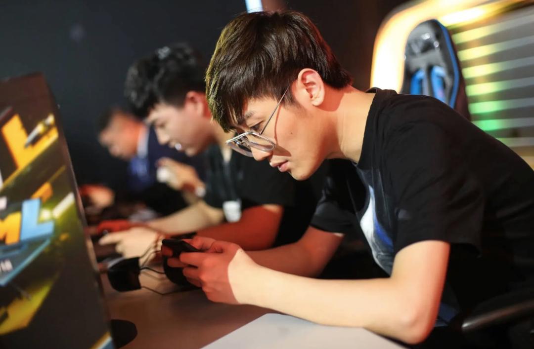 为啥企鹅电竞合同到期就不直播了,企鹅电竞为什么要停止运营