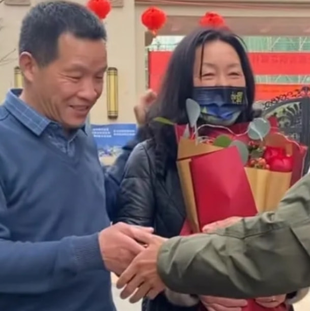 子虚乌有?张玉环否认给现任20W,衣服金戒指都没买,网友:白嫖