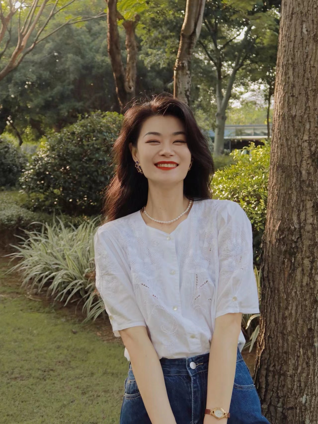 头大脸大适合披发还是扎发,为什么扎马尾显脸小披发显脸大