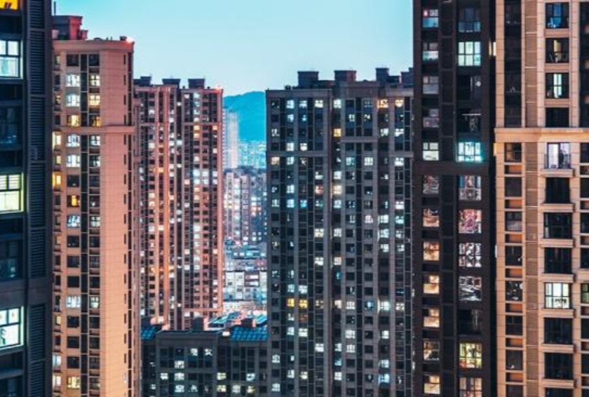 房东靠自己挣钱交房租,要求租户按照工资比例交房租