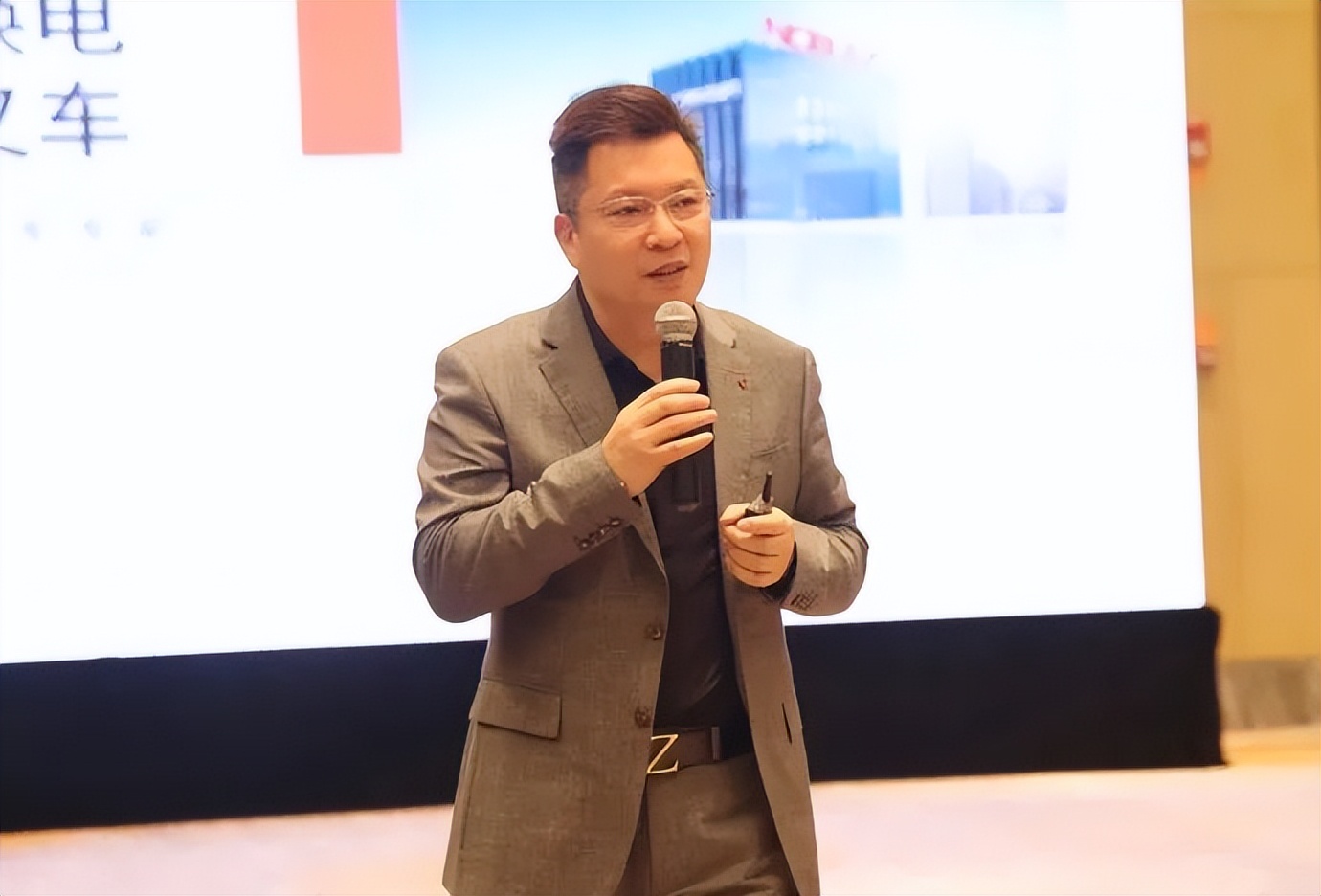 诺力股份涨7.46%,诺力股份上涨了吗