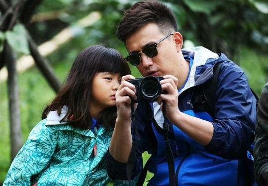 黄磊孙莉盛世美颜,黄磊黄多多孙莉长腿短发