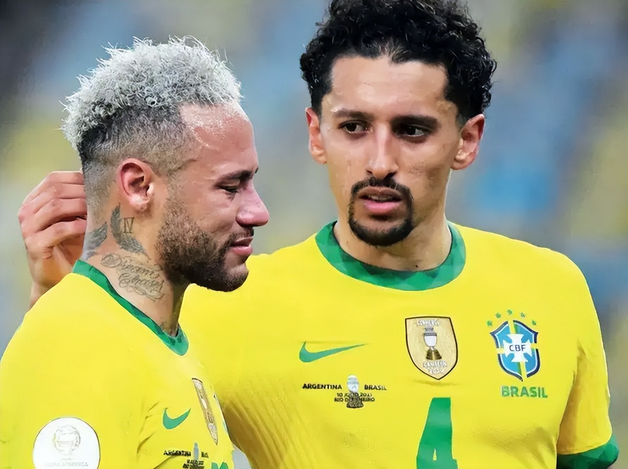 内马尔和梅西的纹身,梅西被内马尔拉去纹身