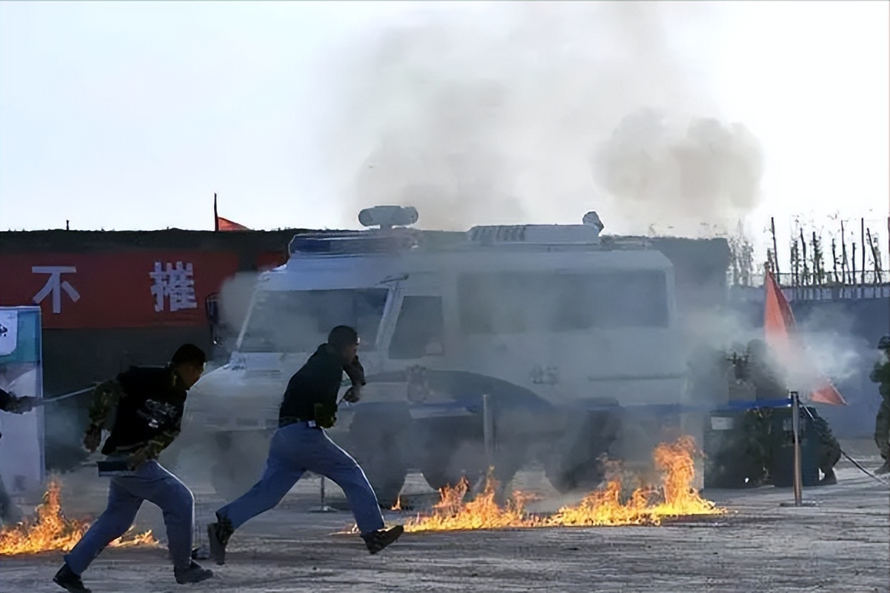 天津航班劫机事件空姐,天津航空劫持飞机事件新闻