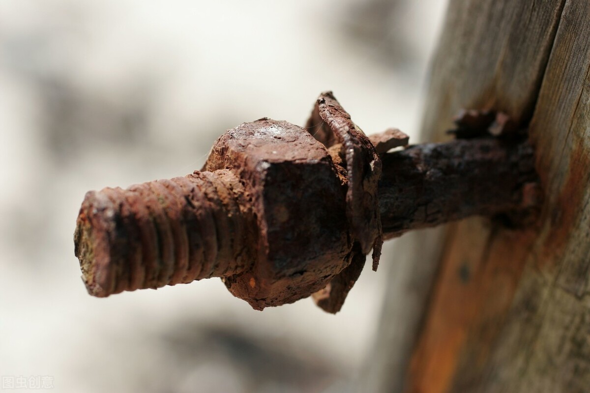 慢读双语短文015THEPICKAXEINTHEGOLDFIELD采金场上的铁镐