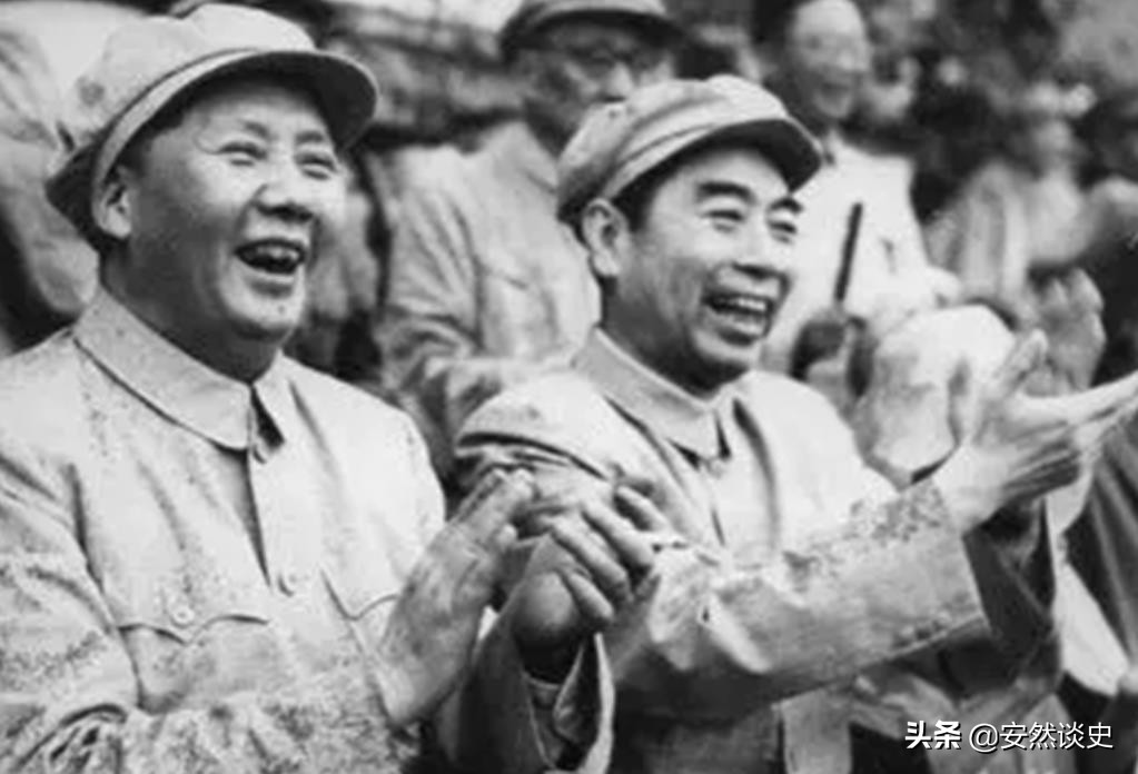 76年毛主席没参加周总理追悼会，*国锋华**含泪解释：老人家身不由己