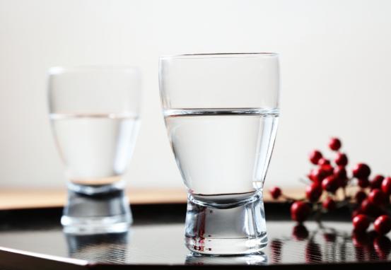 泸州特曲和国窖1573哪个好,泸州老窖特曲38度和国窖1573的38度