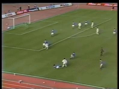 观天象丨“亚洲之光”日韩虽败犹荣中国球迷狂吃柠檬：为什么我们不行？