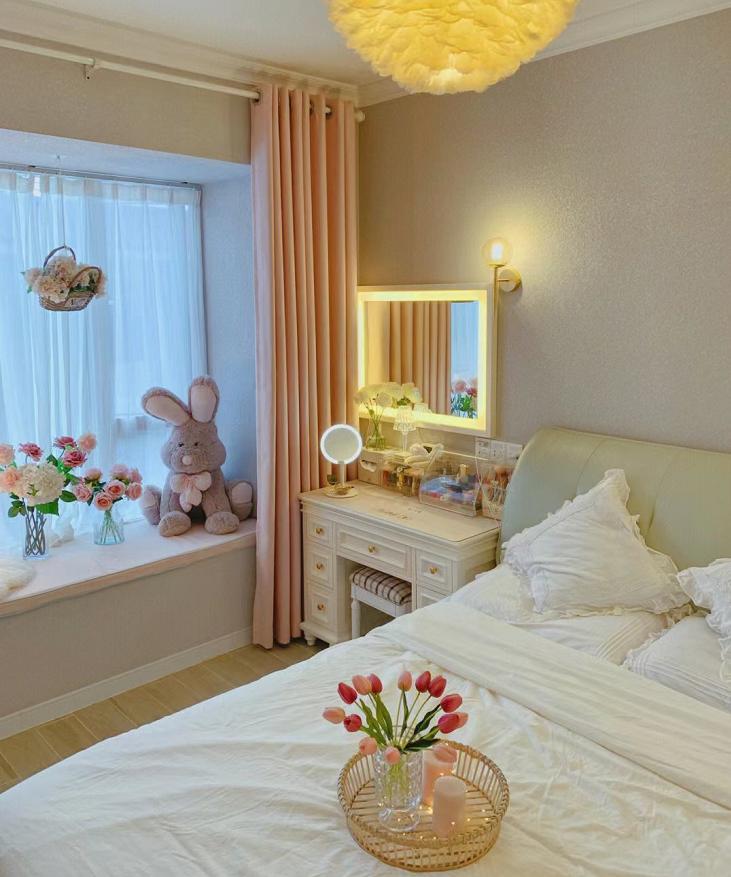 发现深圳一女孩，家里被鲜花和绿植包围，温柔又浪漫，太治愈