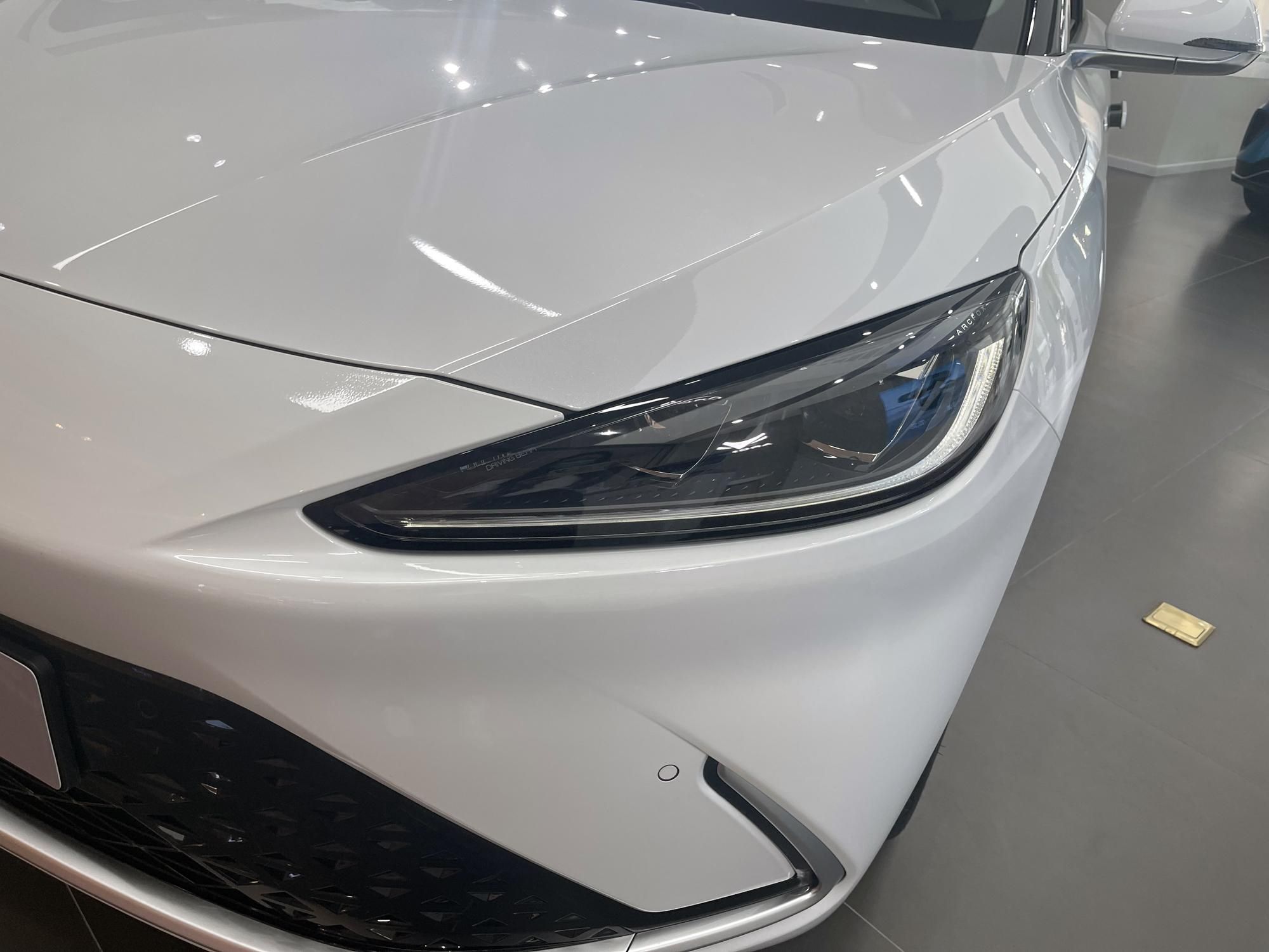 阿尔法s跟小鹏汽车,小鹏新能源汽车报价大全2022款