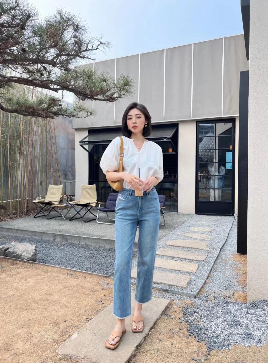 牛仔裤除了搭小白鞋还能搭什么鞋 (白色牛仔裤搭什么鞋子)