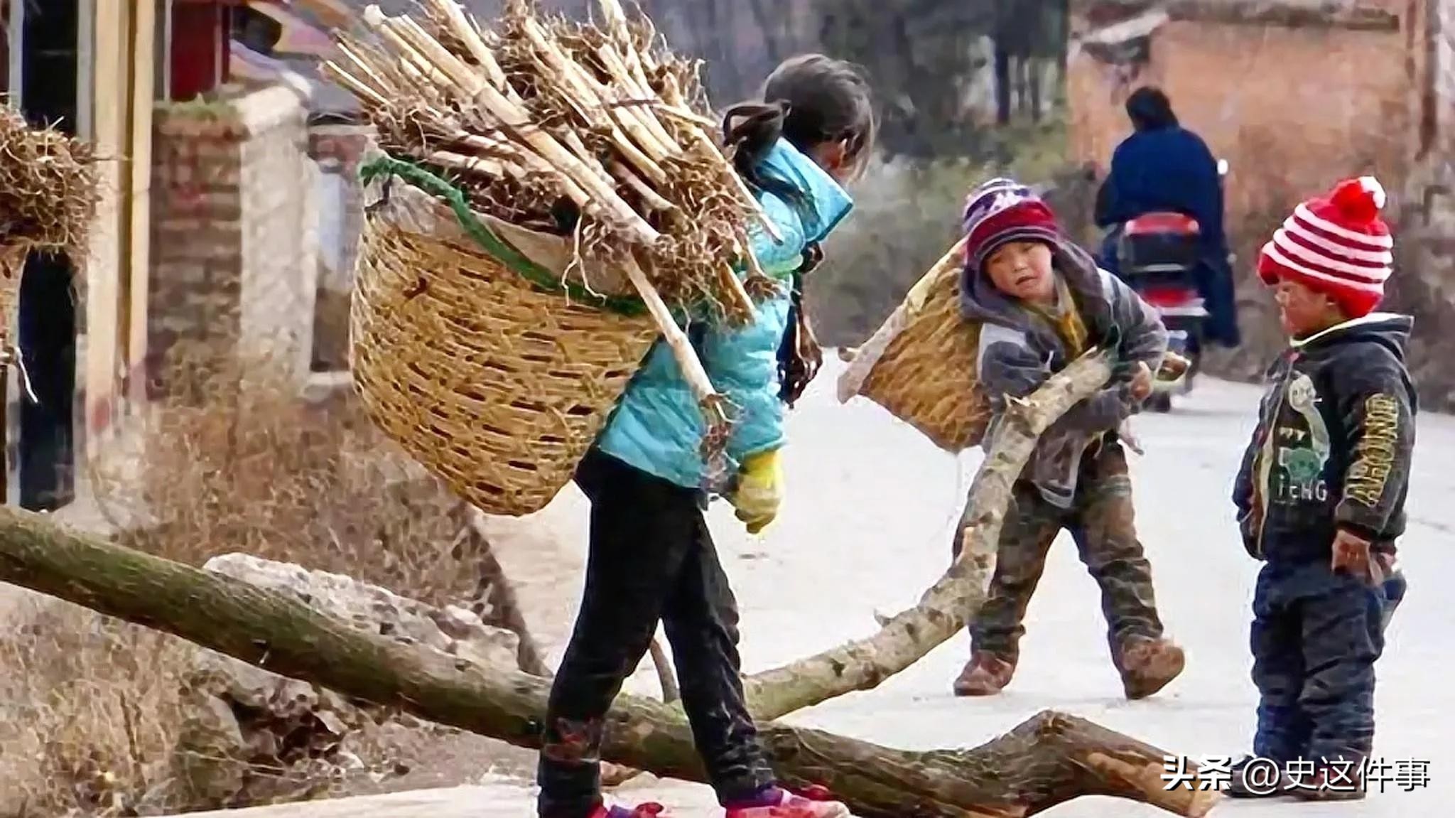 16岁女孩为养家三度卖血,16岁女孩为哥哥卖血上学山东