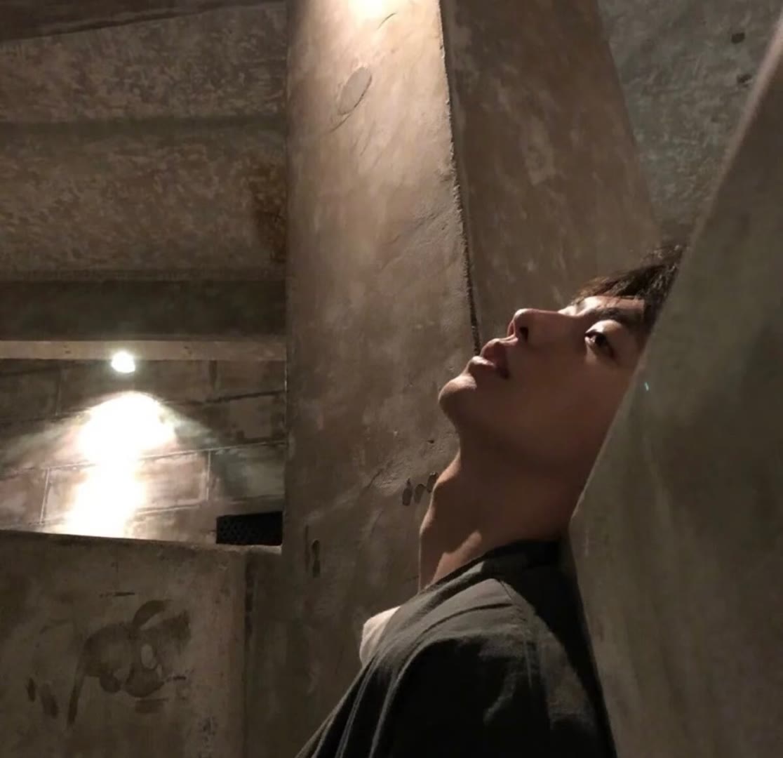 氛围感男生头像真人戴耳机,氛围感男生头像成熟稳重高清