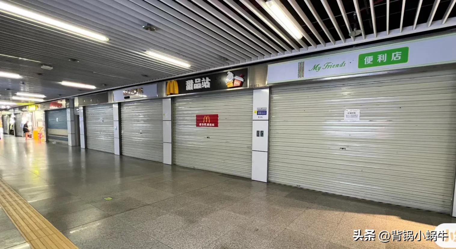 普通人该不该跟风去摆地摊,不要盲目跟风摆地摊生意惨淡