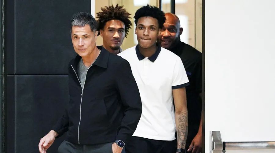 湖人拥有冲击西部第六的机会,湖人补强短板后重回冲冠行列