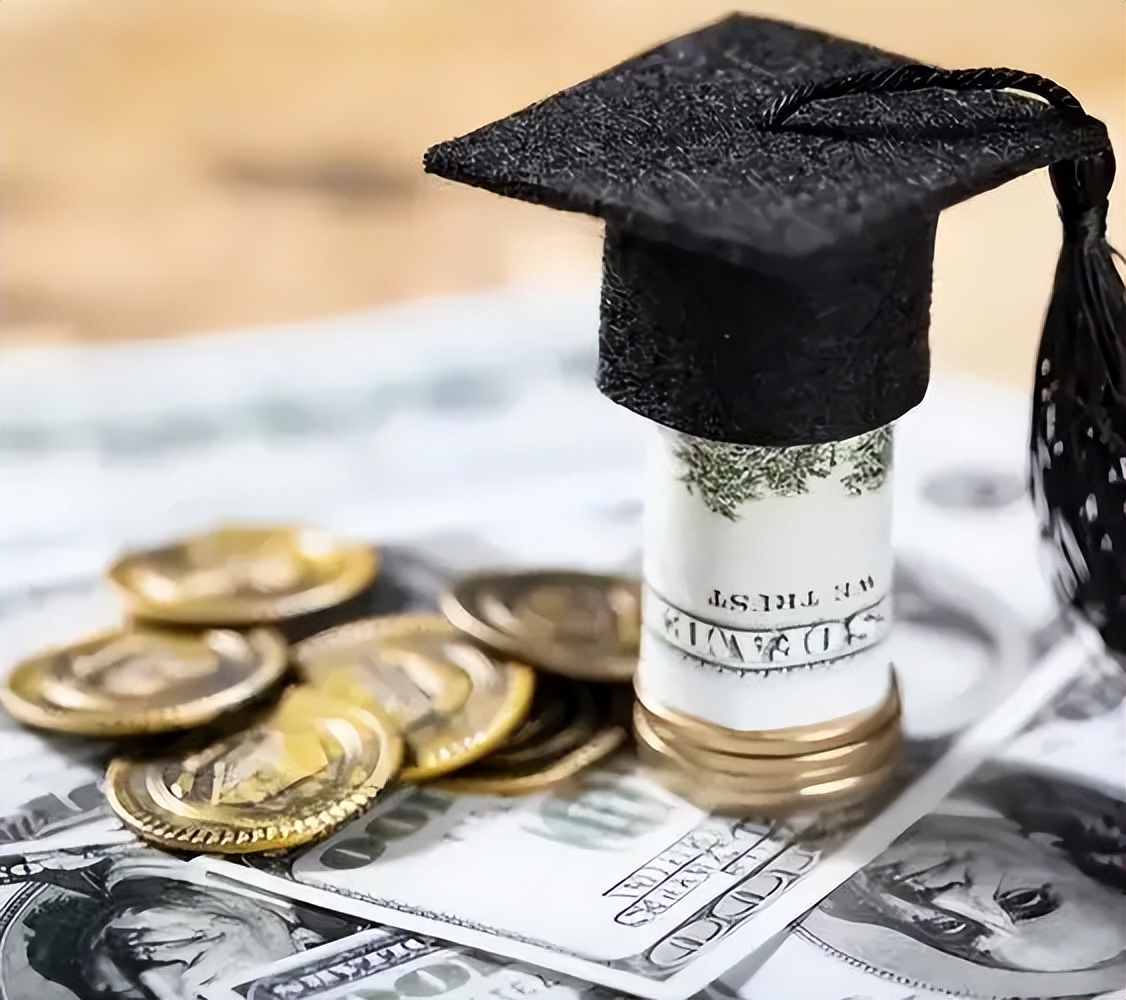 2016年，安徽副镇长开出租车被免职，罚5000元，如今迎来暖心结局