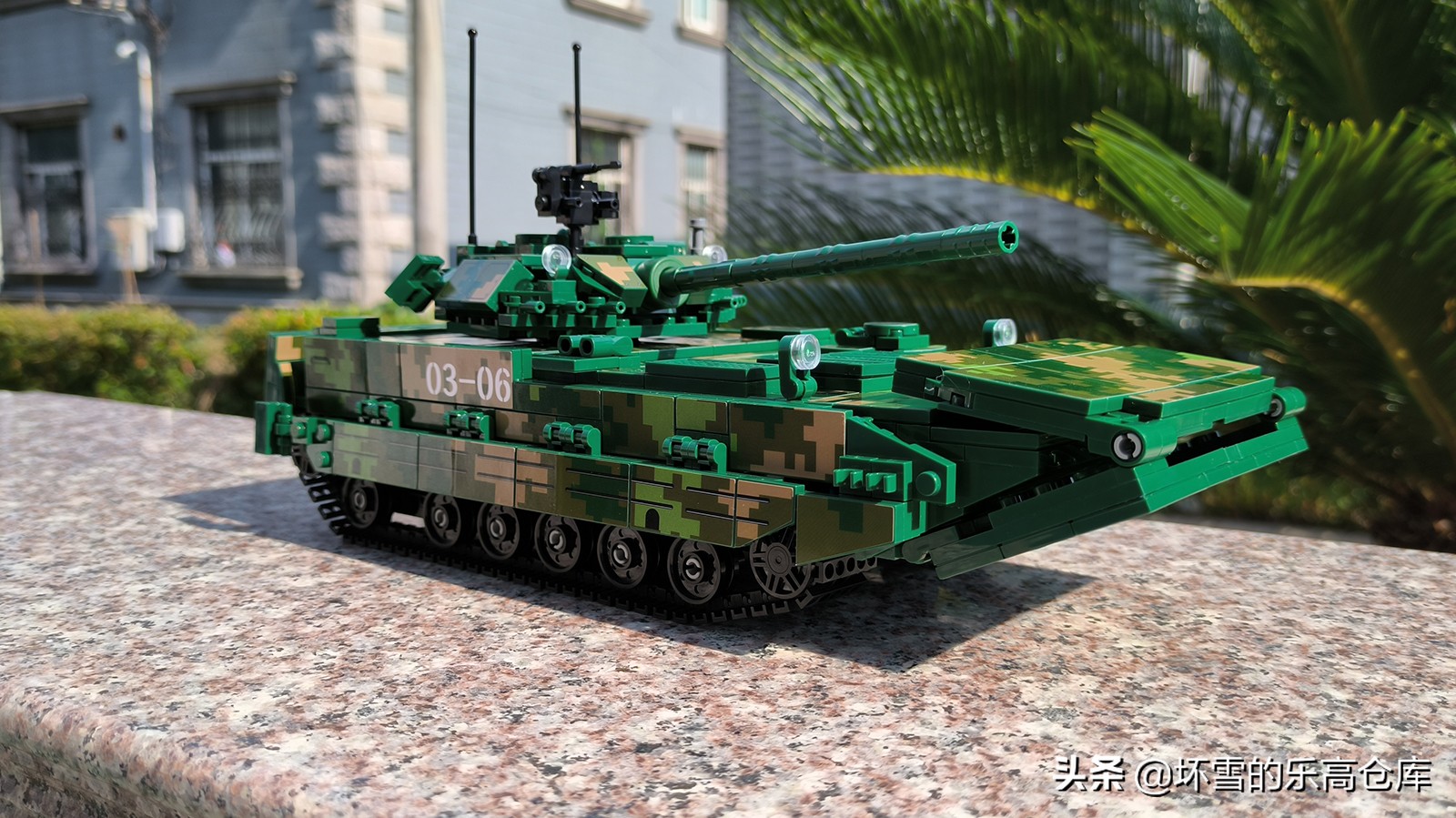 森宝积木遥控两栖突击车,森宝05式两栖步兵战车