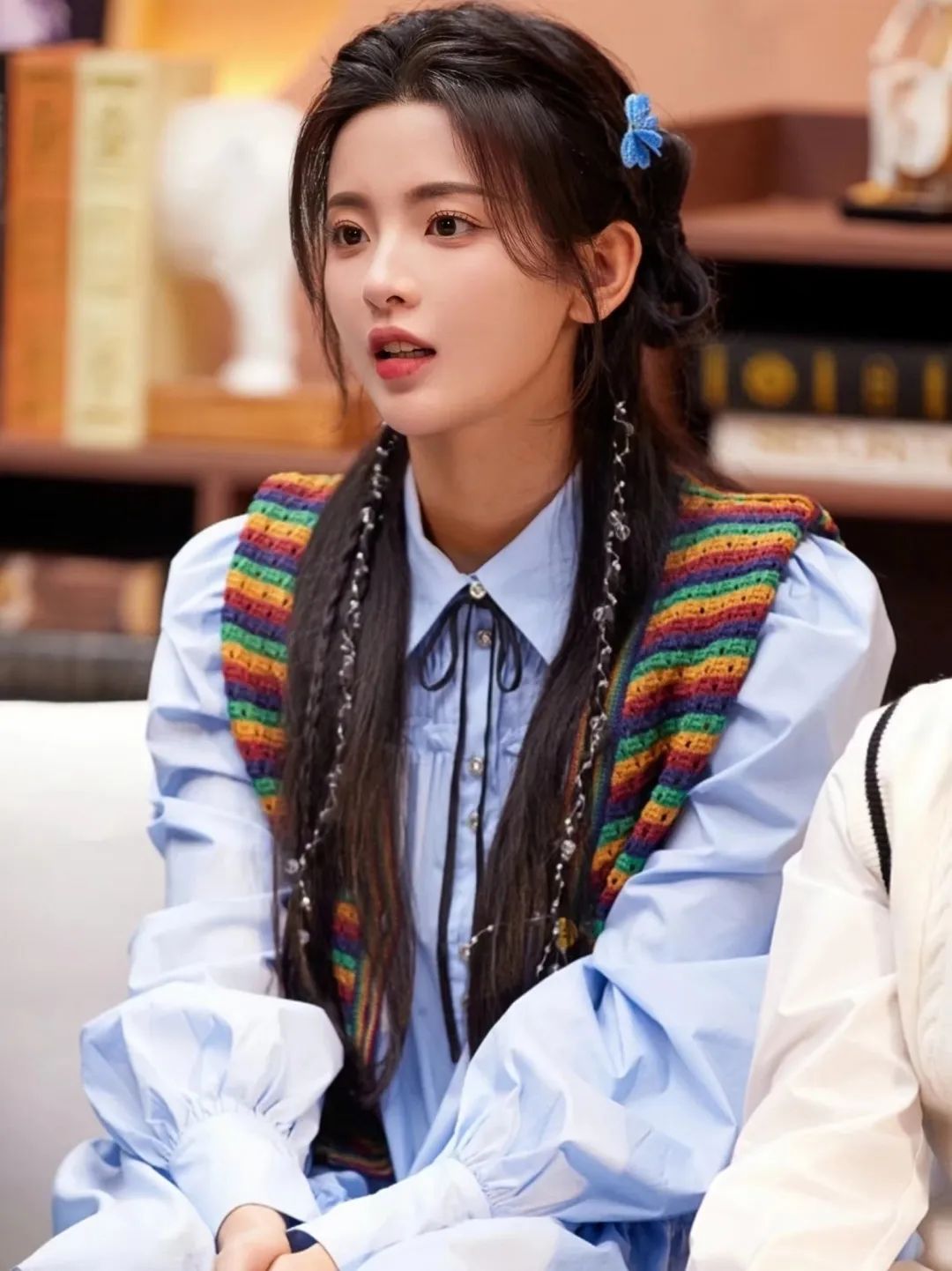 今年别再披头散发了三款减龄发型,既不显脸大又不披发的发型