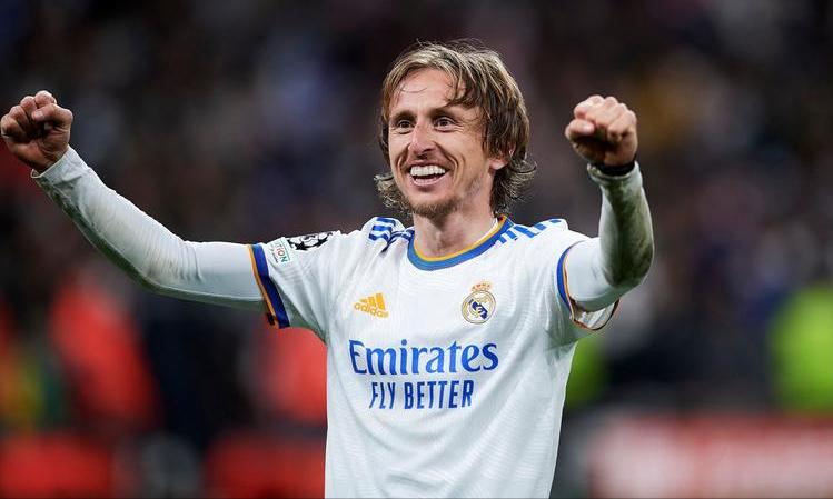 法国现役足球本泽马,当今足坛十大前锋本泽马霸榜