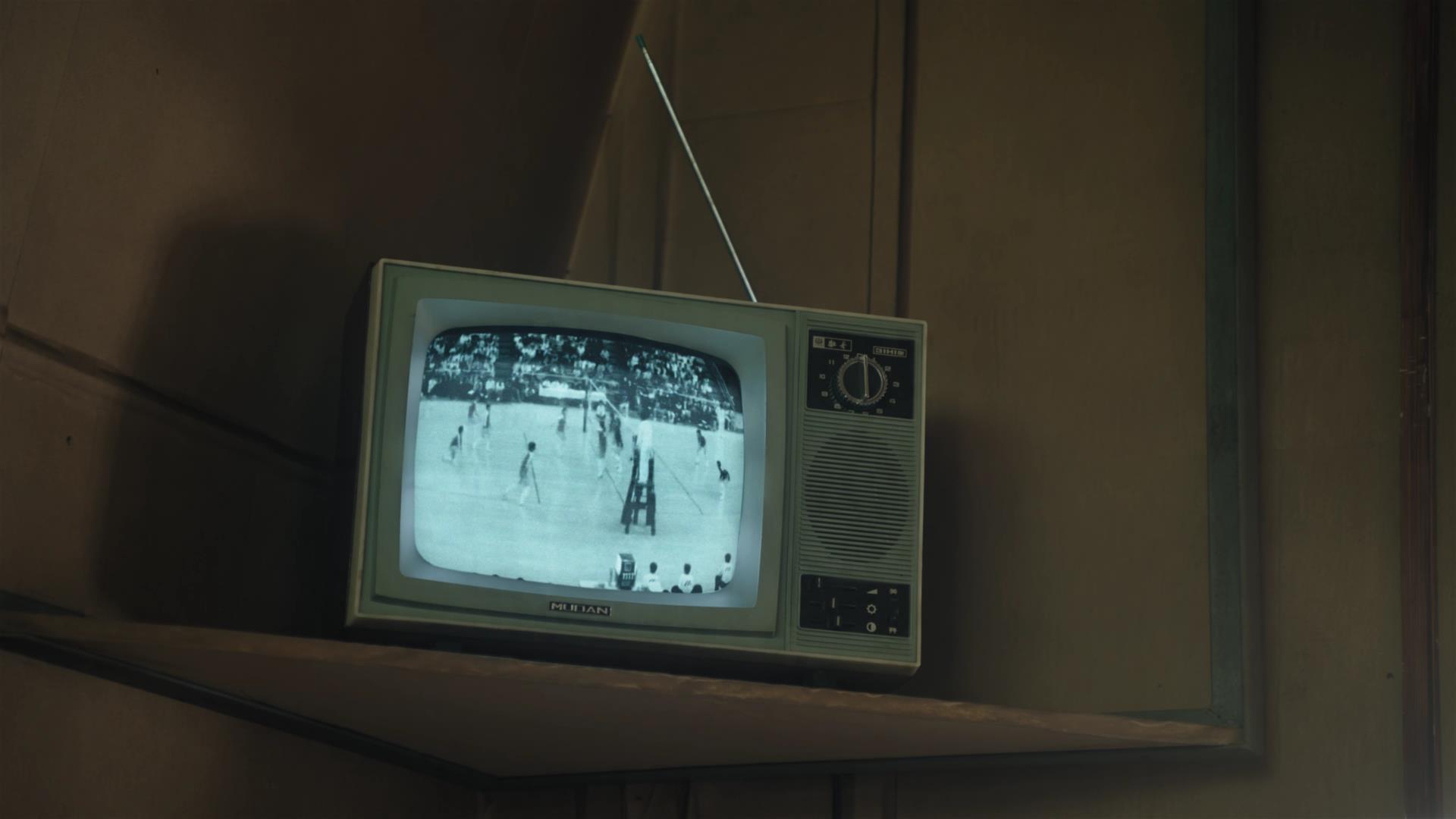 《人生之路》：快别丢人了！1984年陕北没有自行车拖拉机电视？