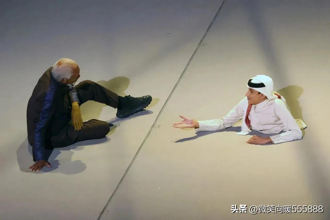 世界杯开幕式上的“半身小伙”，他的故事超励志