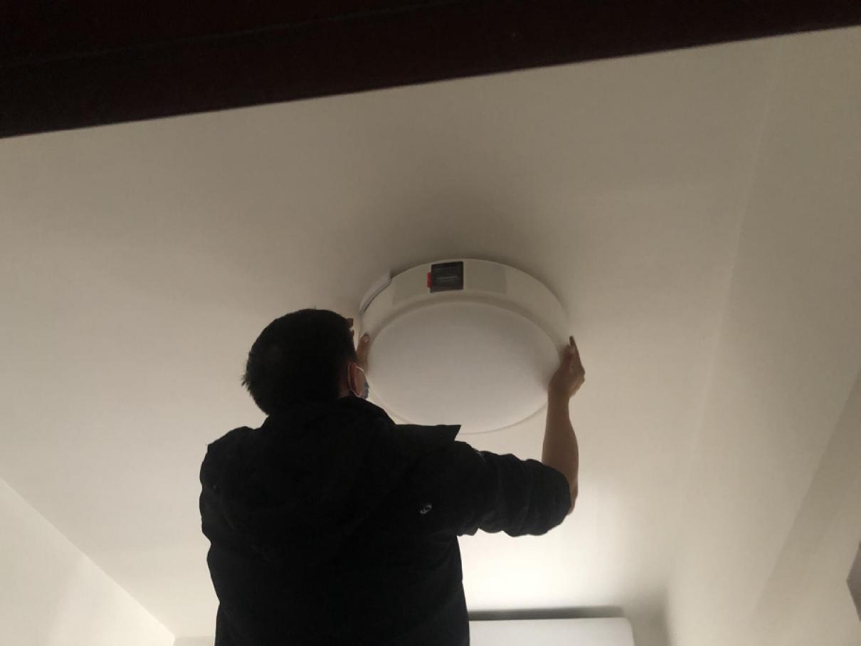 极米吸顶灯投影仪真实测评,极米投影仪神灯评测