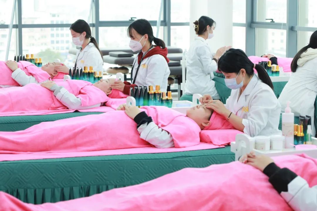 文化课不好的高中生怎么选择学校,没考上高中如何选择文化课学校