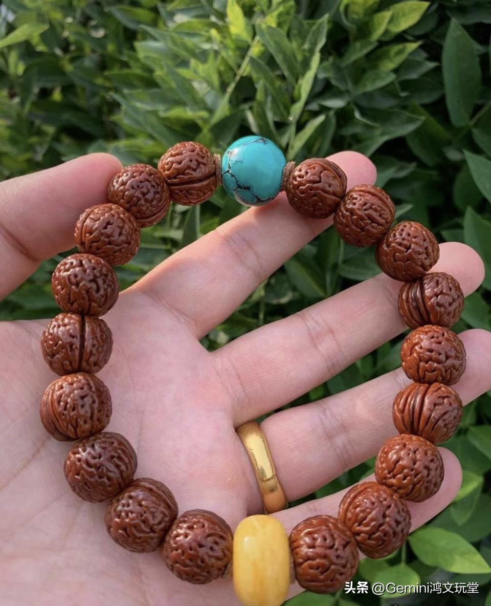 海黄手串的正确盘玩方法,绿松石手串的正确盘玩方法