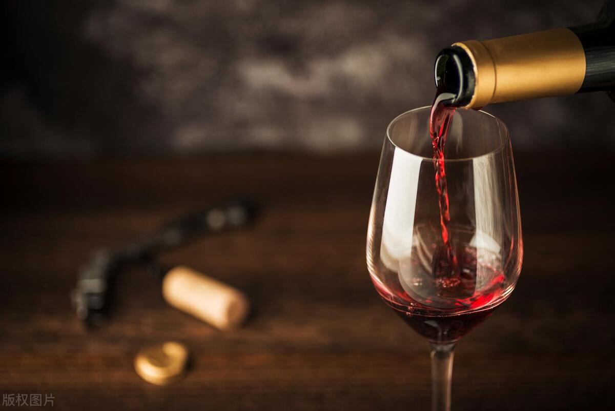 怎样挑选红酒的正确方法,怎么选购红酒的正确方法