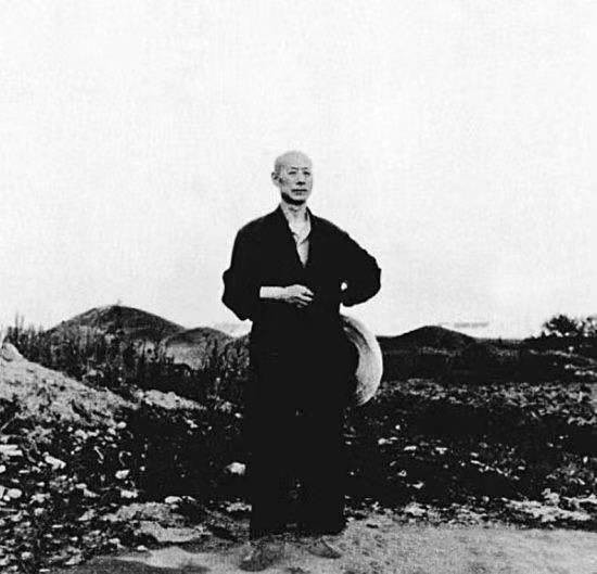 1972年袁世凯表侄向陈毅敬献一副挽联，毛主席看后：给他安排工作