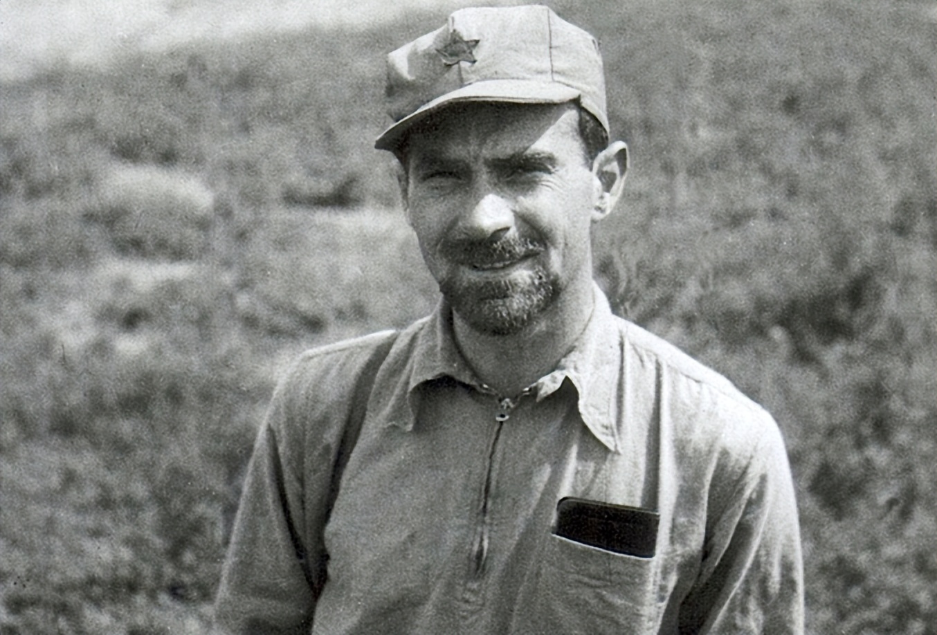 中国第一颗原*弹子**爆炸后，记者*诺斯**问毛主席：原*弹子**还是纸老虎吗