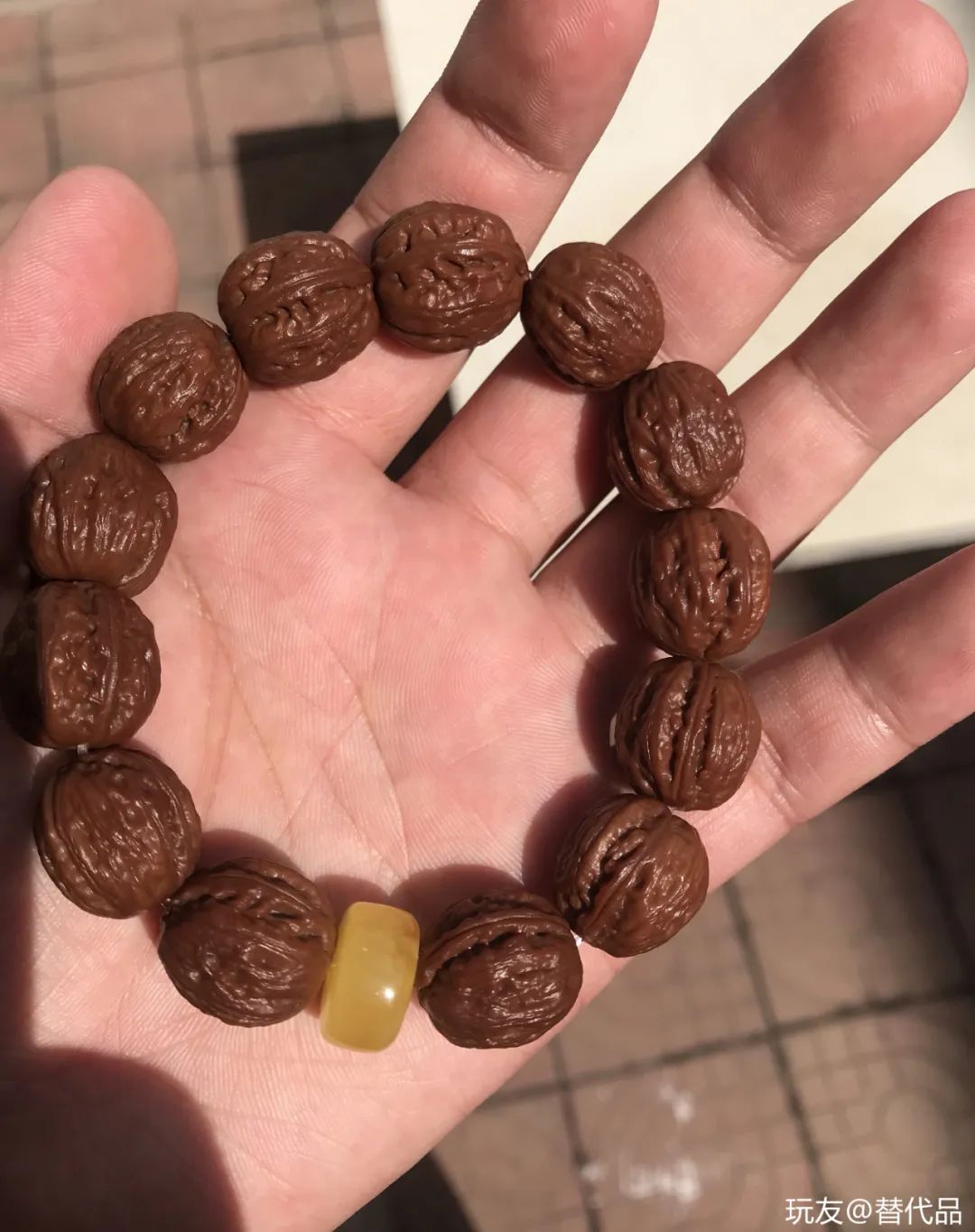 盘了10年的文玩核桃可以卖多少钱,盘了两年的核桃能卖啥价格