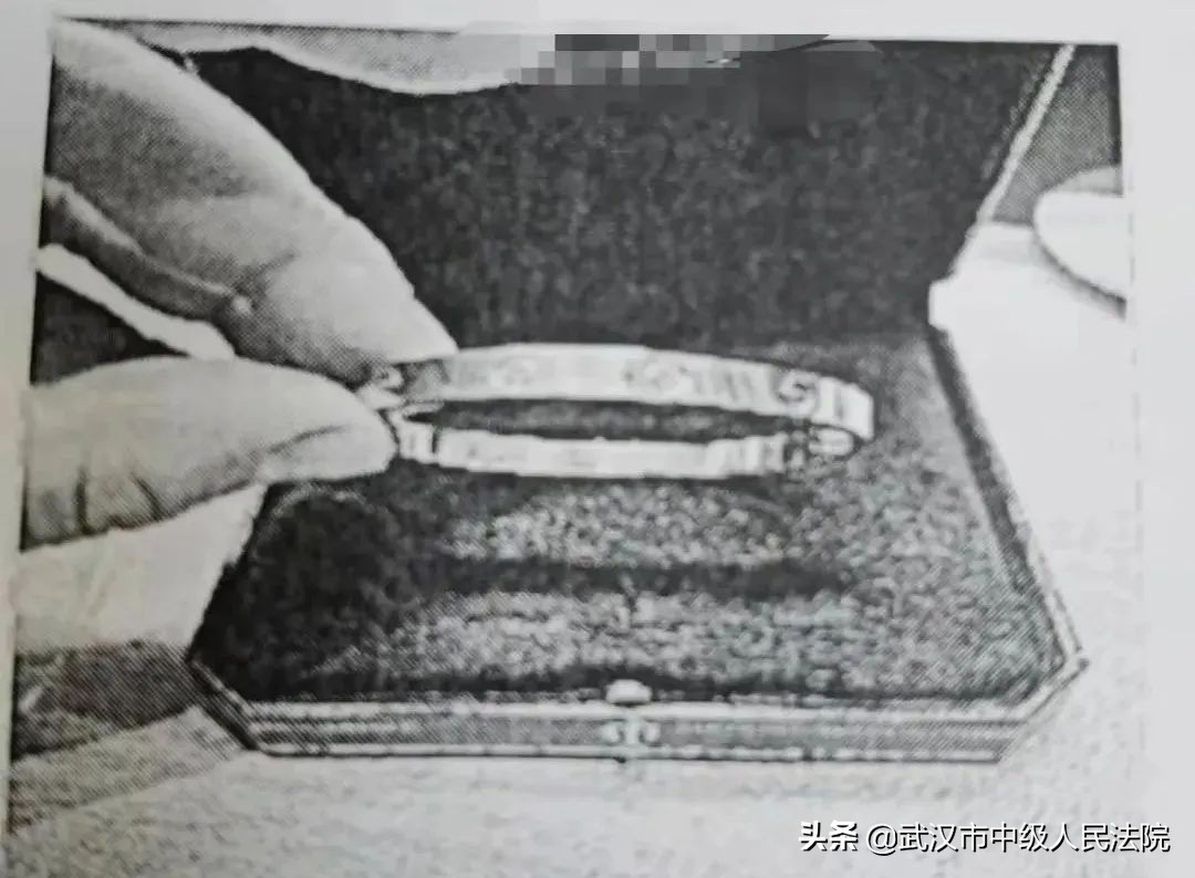 买到假金手镯怎样赔偿,买到假手镯怎么赔偿