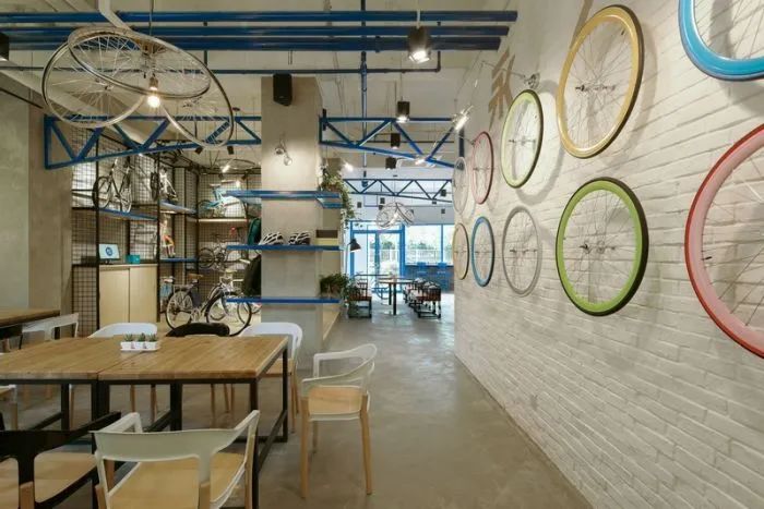 看完大嘴猴、易捷加油、狗不理开的咖啡店，谁能忍住不发朋友圈