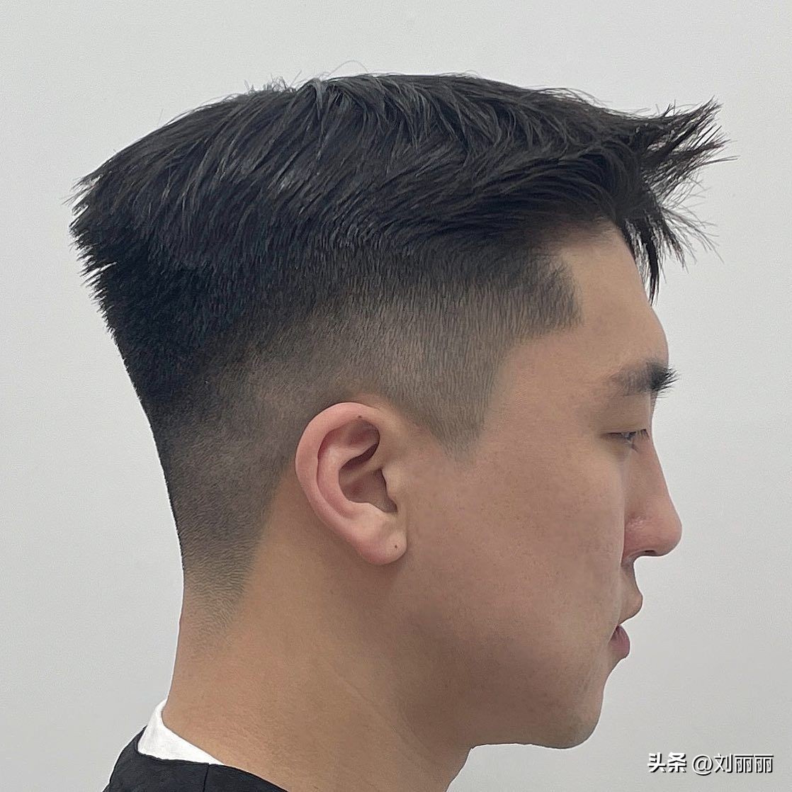 周围铲青男士发型,两边铲短发型男学生