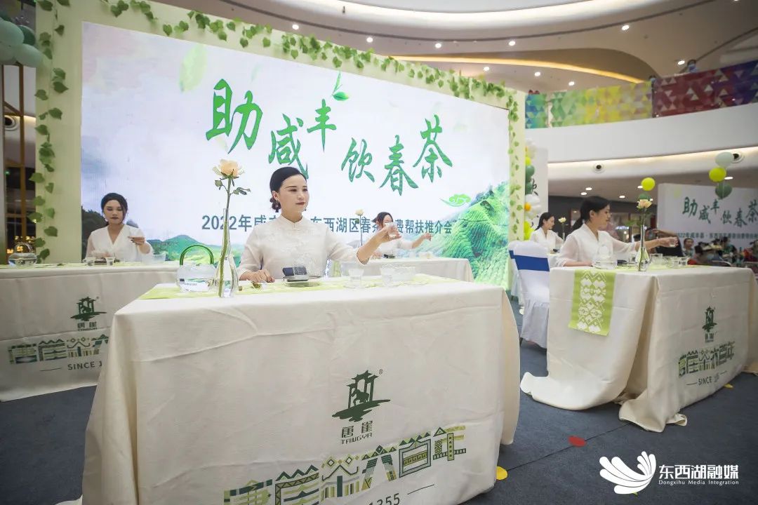 东西湖有个好兄弟！必！须！挺！