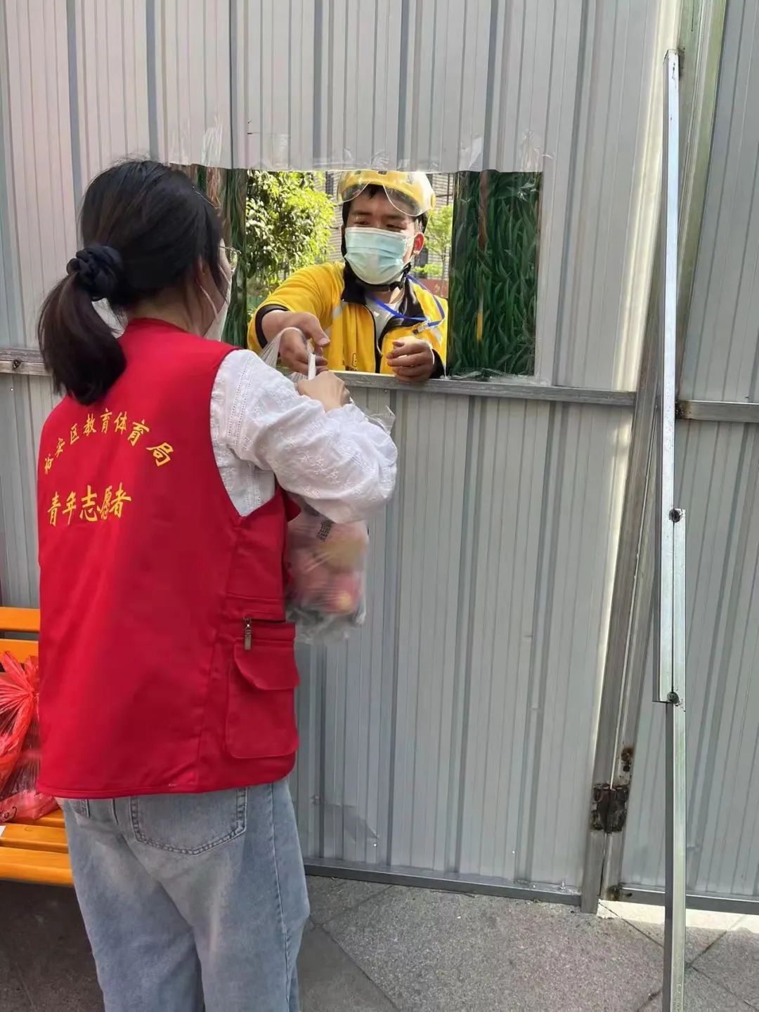 师者出列同心战“疫”裕安区教体系统积极投入抗“疫”主战场