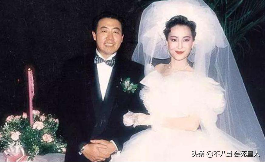 明星整容脸僵硬图片,老女明星整容脸和纯天然脸