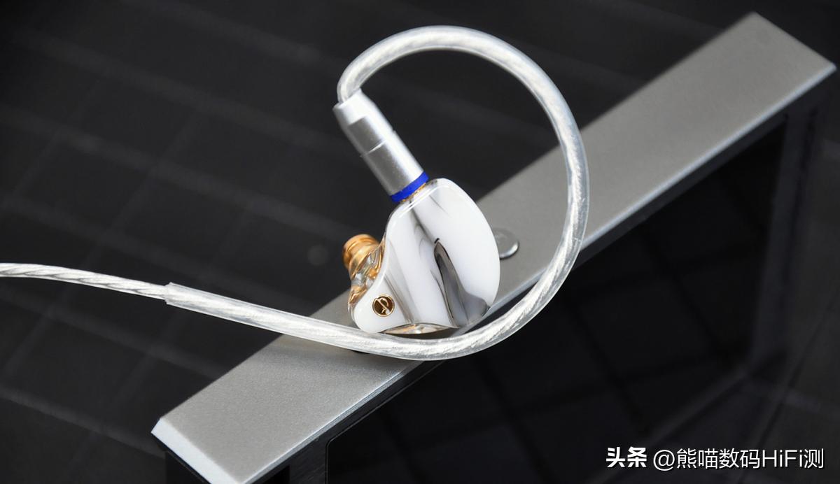 百元价格千元音质——HiFi性价比之王，竹林鸟惊鸿2022耳机评测