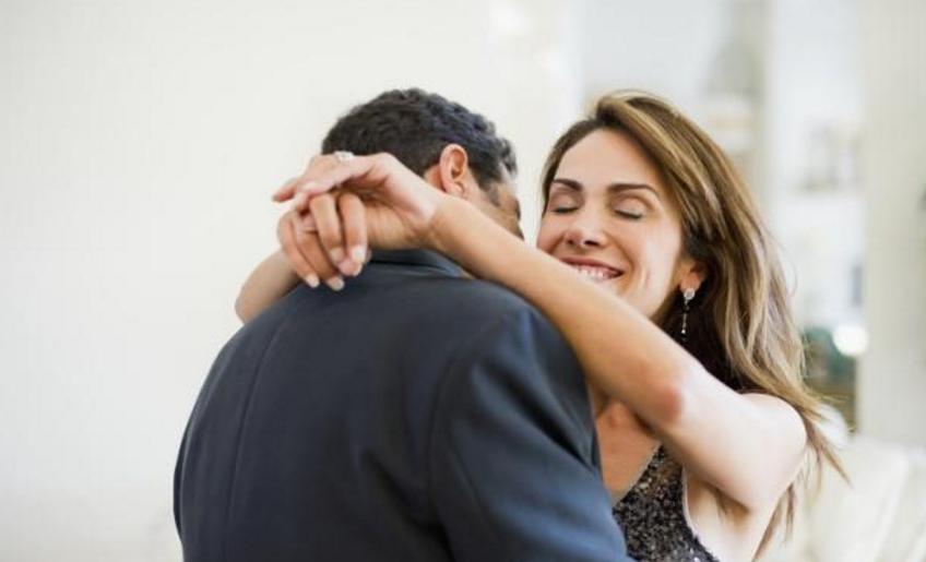 生理期同房竟沦落到做手术？女性海绵体破裂，究竟有多可怕